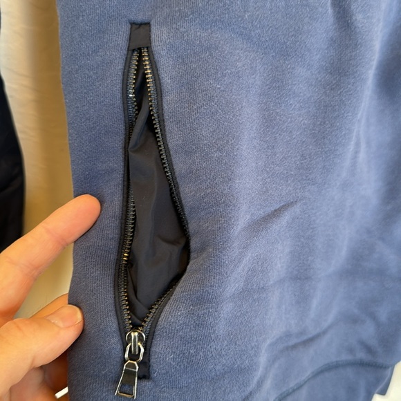 Vince Crewneck Sweatshirt (Small) - Picture 3 of 9